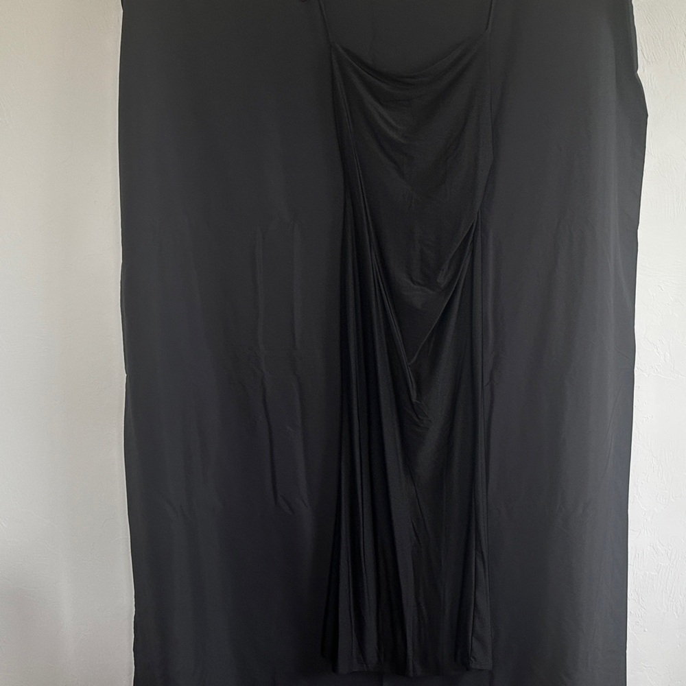 Elegant Black Backless Dress